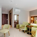 Wellness- Und Gartenhotel Heusser Szálloda