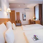Wellness- Und Gartenhotel Heusser Hotel Bad Dürkheim