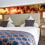 Wellness- Und Gartenhotel Heusser Szálloda 4*