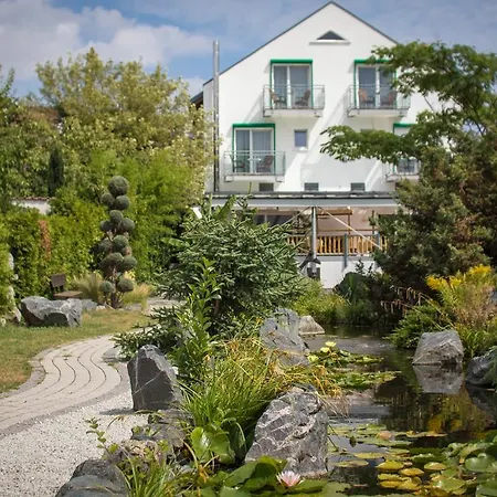 Wellness- Und Gartenhotel Heusser 巴特迪克海姆