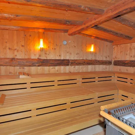 酒店 Wellness- Und Gartenhotel Heusser 4*