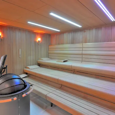 Hotel Wellness- Und Gartenhotel Heusser 4*