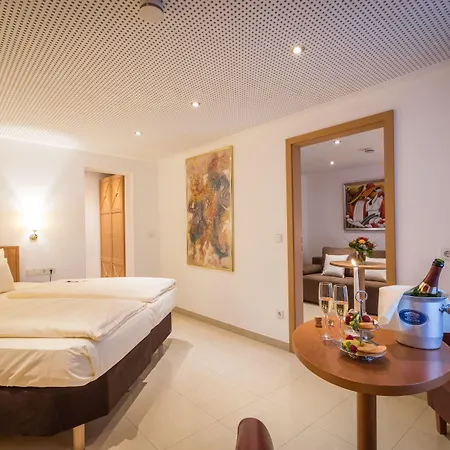 Wellness- Und Gartenhotel Heusser 酒店