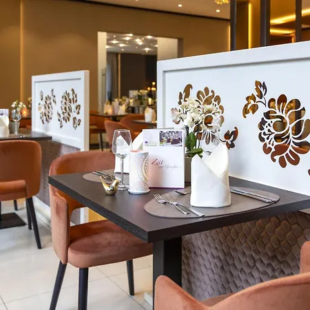 Wellness- Und Gartenhotel Heusser Szálloda 4*