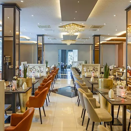 Szálloda Wellness- Und Gartenhotel Heusser Bad Dürkheim