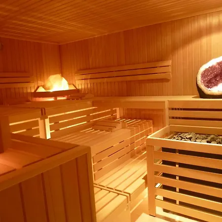 Wellness- Und Gartenhotel Heusser