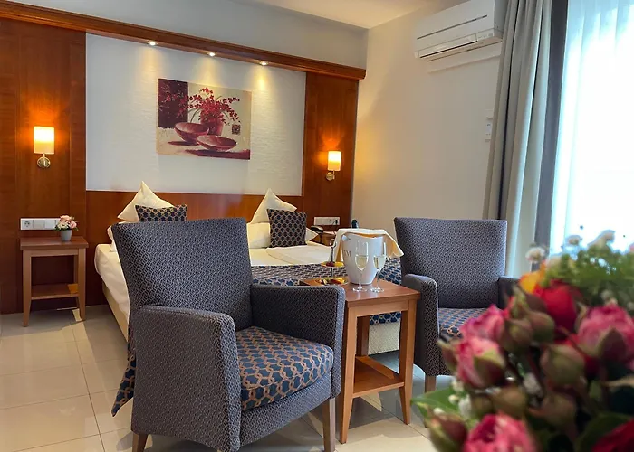 酒店 Wellness- Und Gartenhotel Heusser 4*