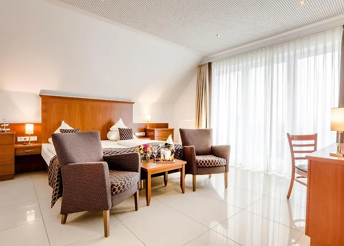 Wellness- Und Gartenhotel Heusser 4* 바트두르크하임