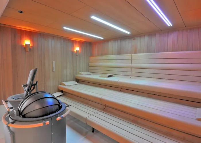 호텔 Wellness- Und Gartenhotel Heusser 4*