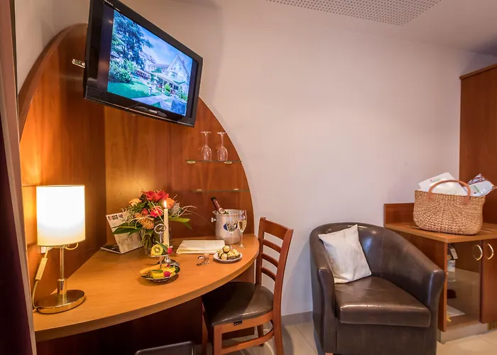 호텔 Wellness- Und Gartenhotel Heusser