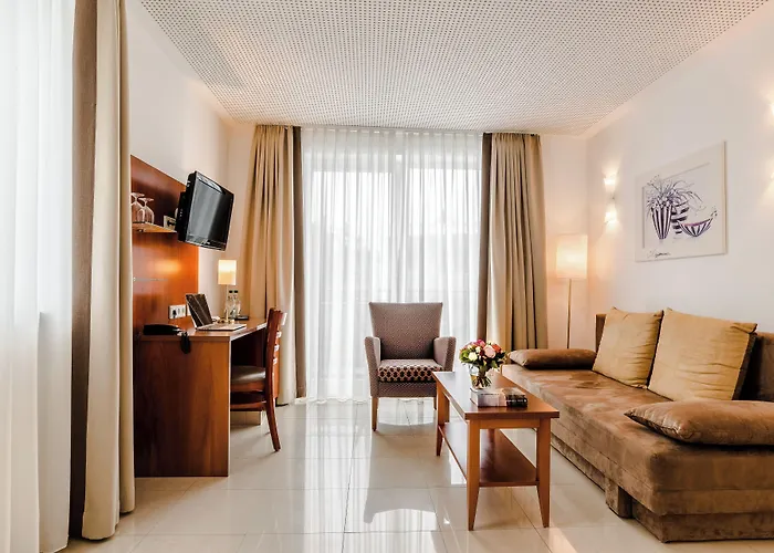 호텔 Wellness- Und Gartenhotel Heusser 바트두르크하임